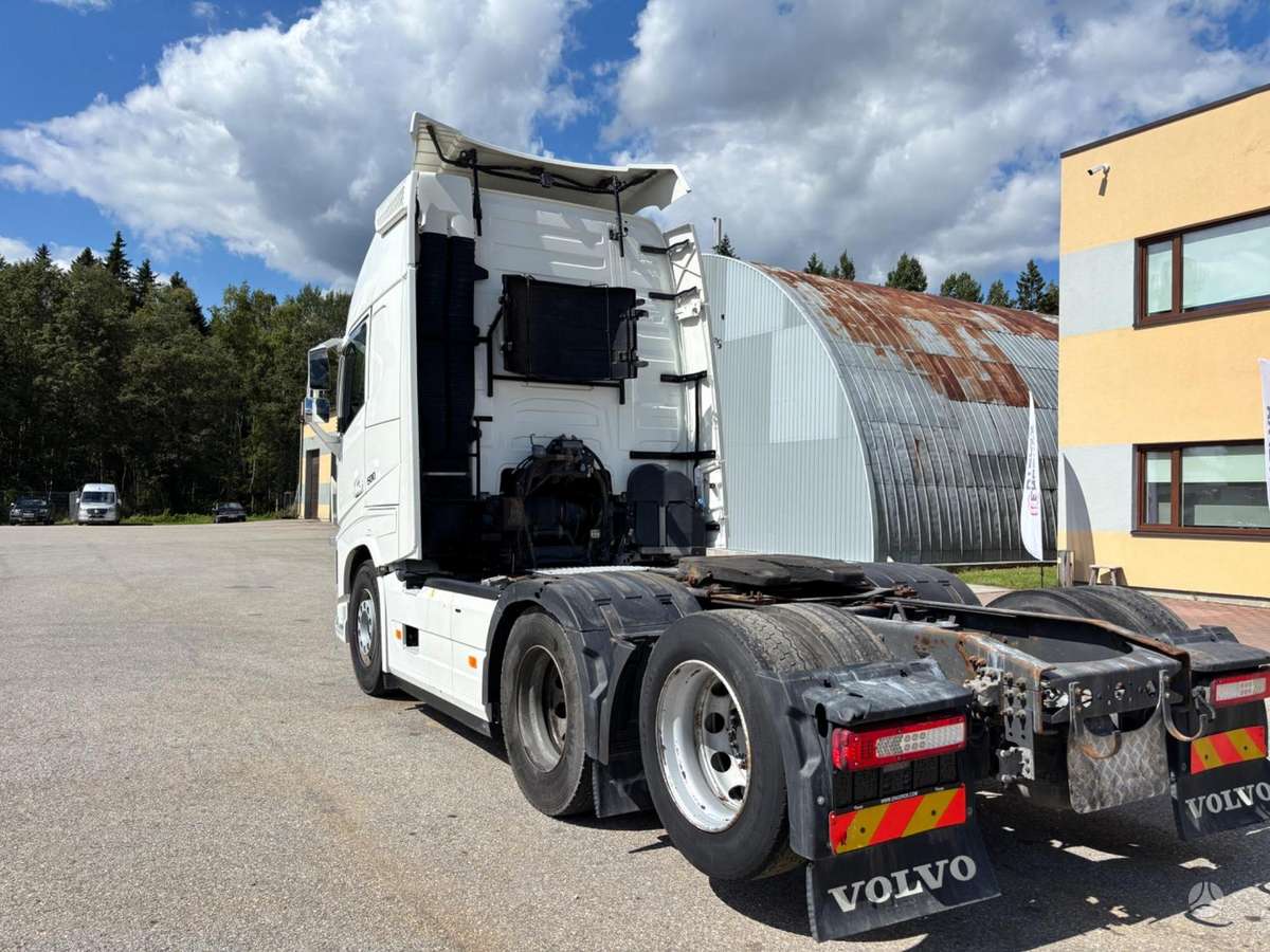 Volvo FH500, single sleeper