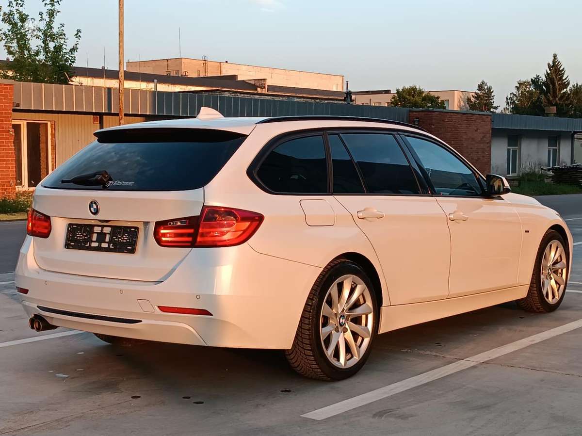 BMW 330, 3.0 l., wagon