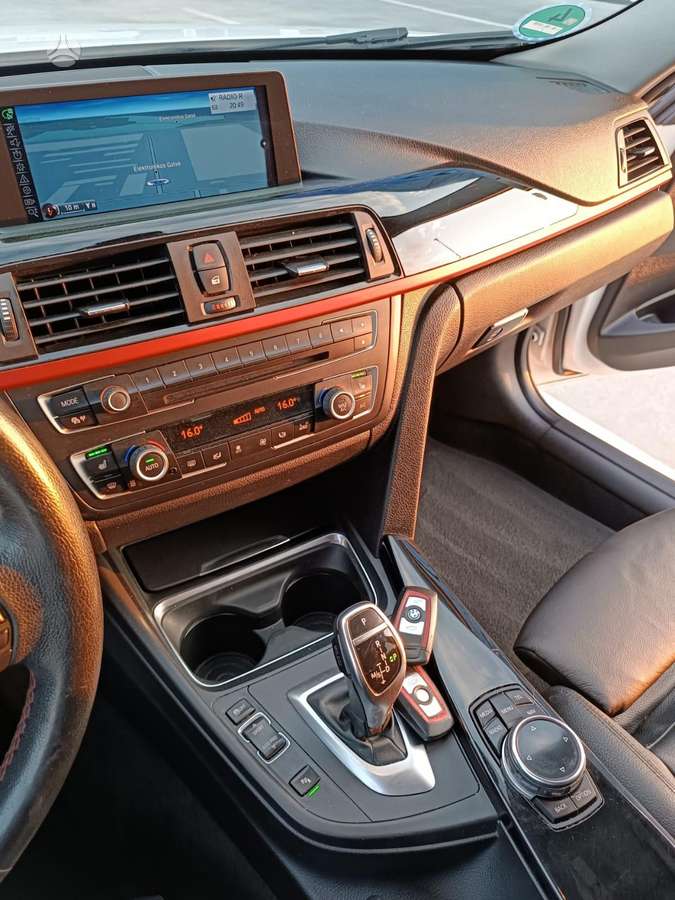 BMW 330, 3.0 l., wagon