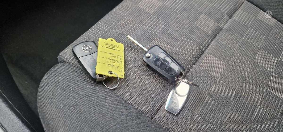 Opel Vectra, 2.2 l., hatchback