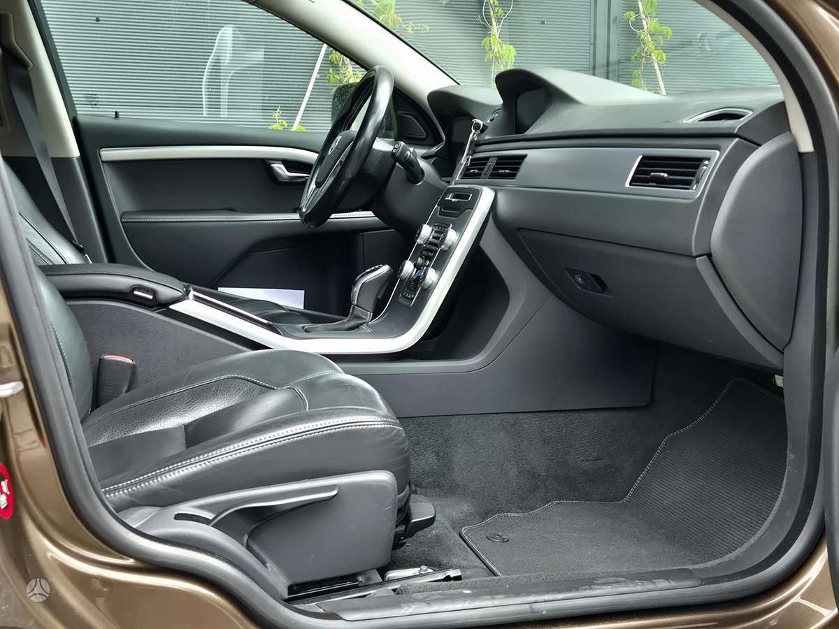 Volvo XC70, 2.0 l., Универсал