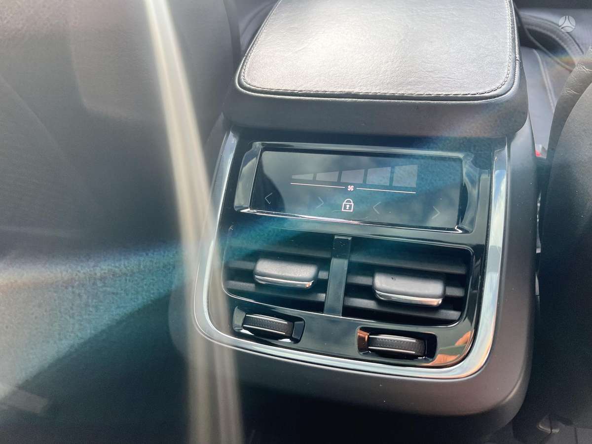 Volvo XC90, 2.0 l., Минивэн