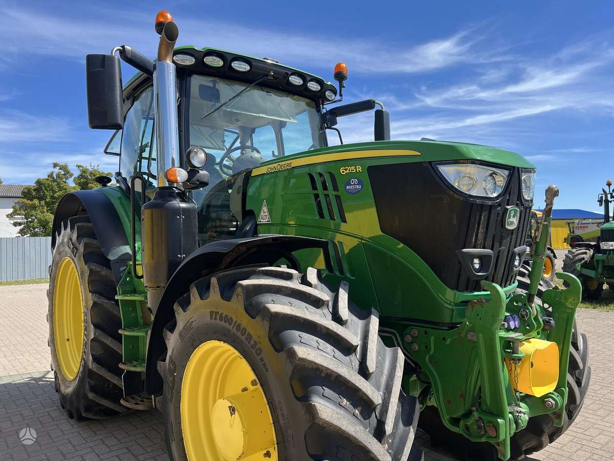 John Deere 6215R, тракторы