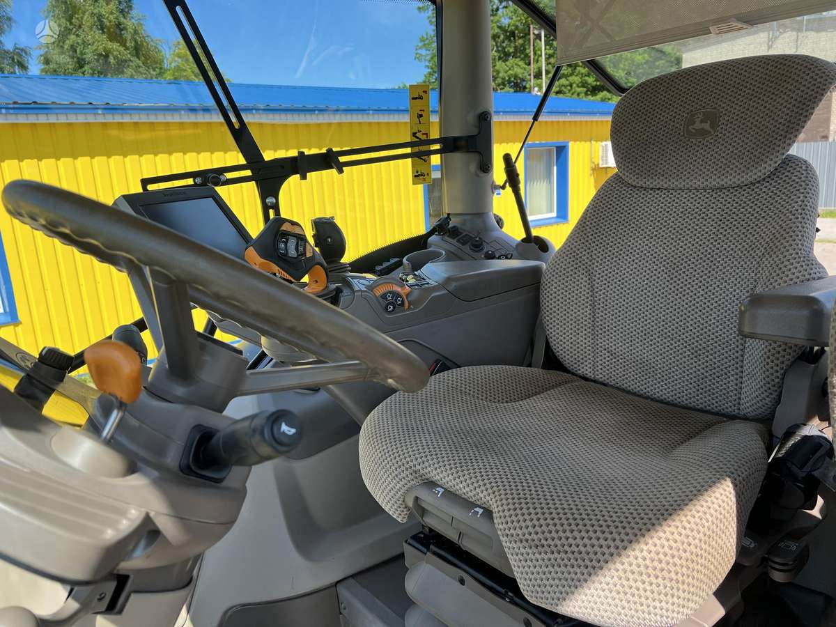 John Deere 6215R, тракторы