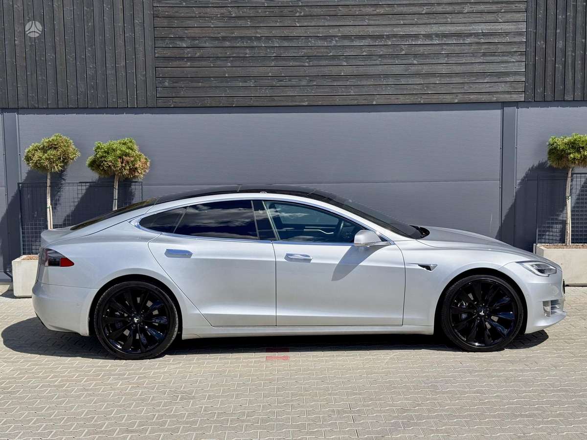 Tesla Model S, 75 kWh, hatchback