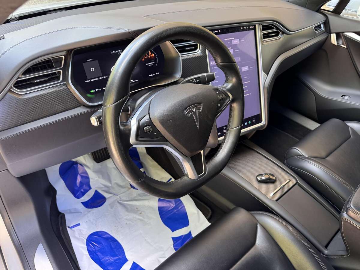 Tesla Model S, 75 kWh, hečbekas