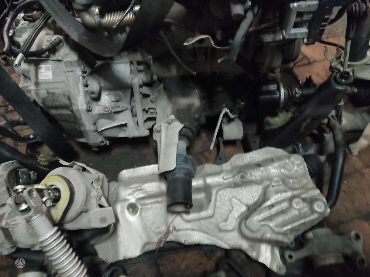 BMW 2 serija Tik variklis ir dėžė