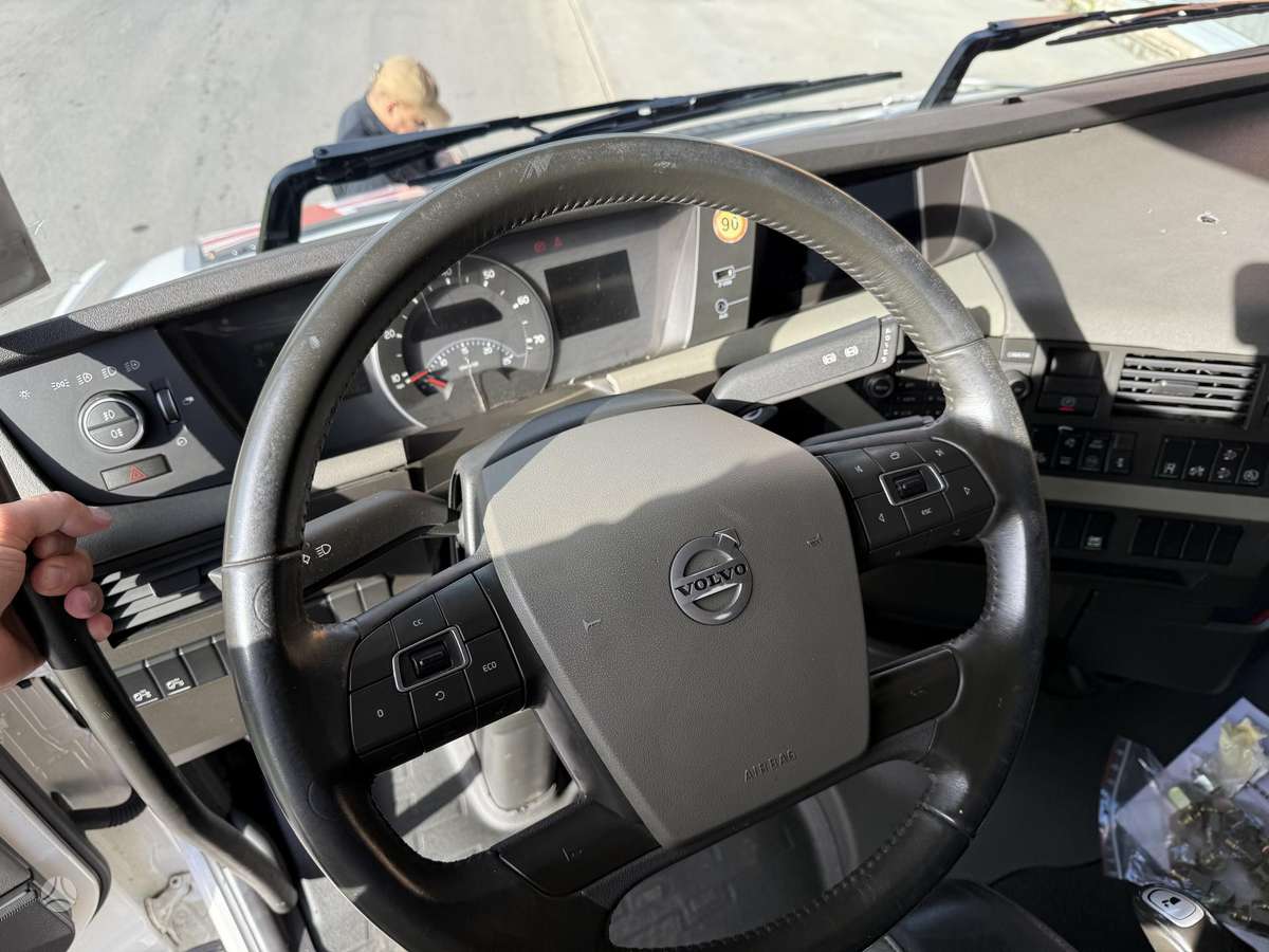 Volvo FH 500, single sleeper