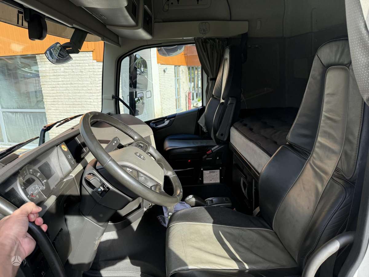Volvo FH 500, single sleeper