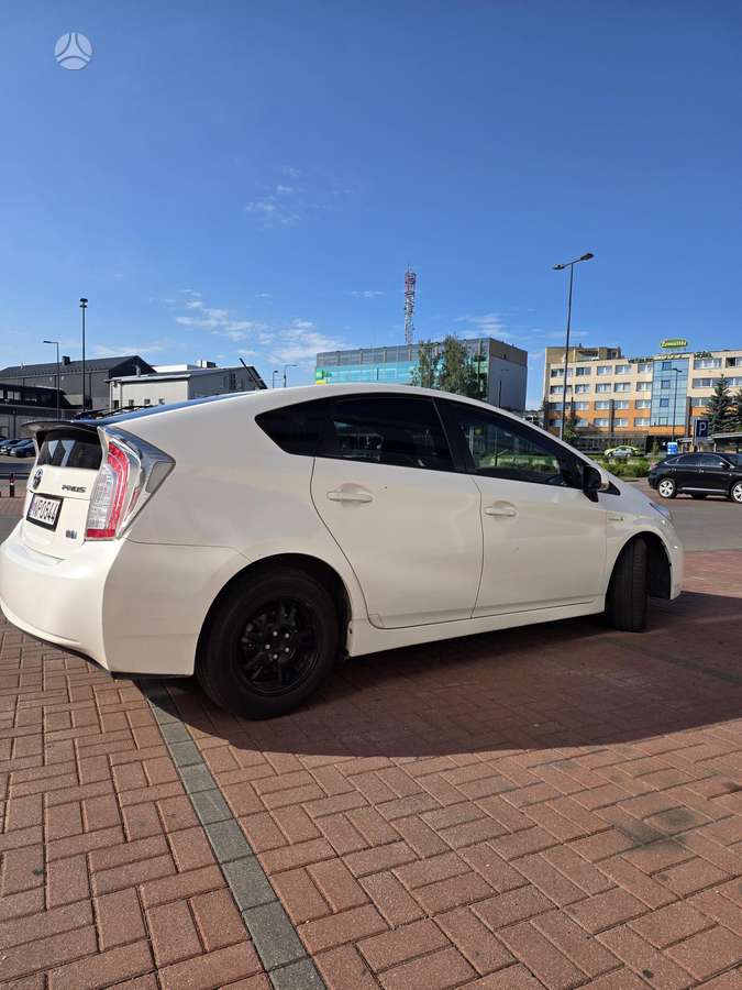 Toyota Prius - 3