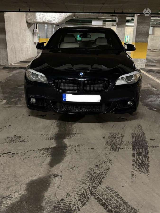 BMW 520, saloon / sedan
