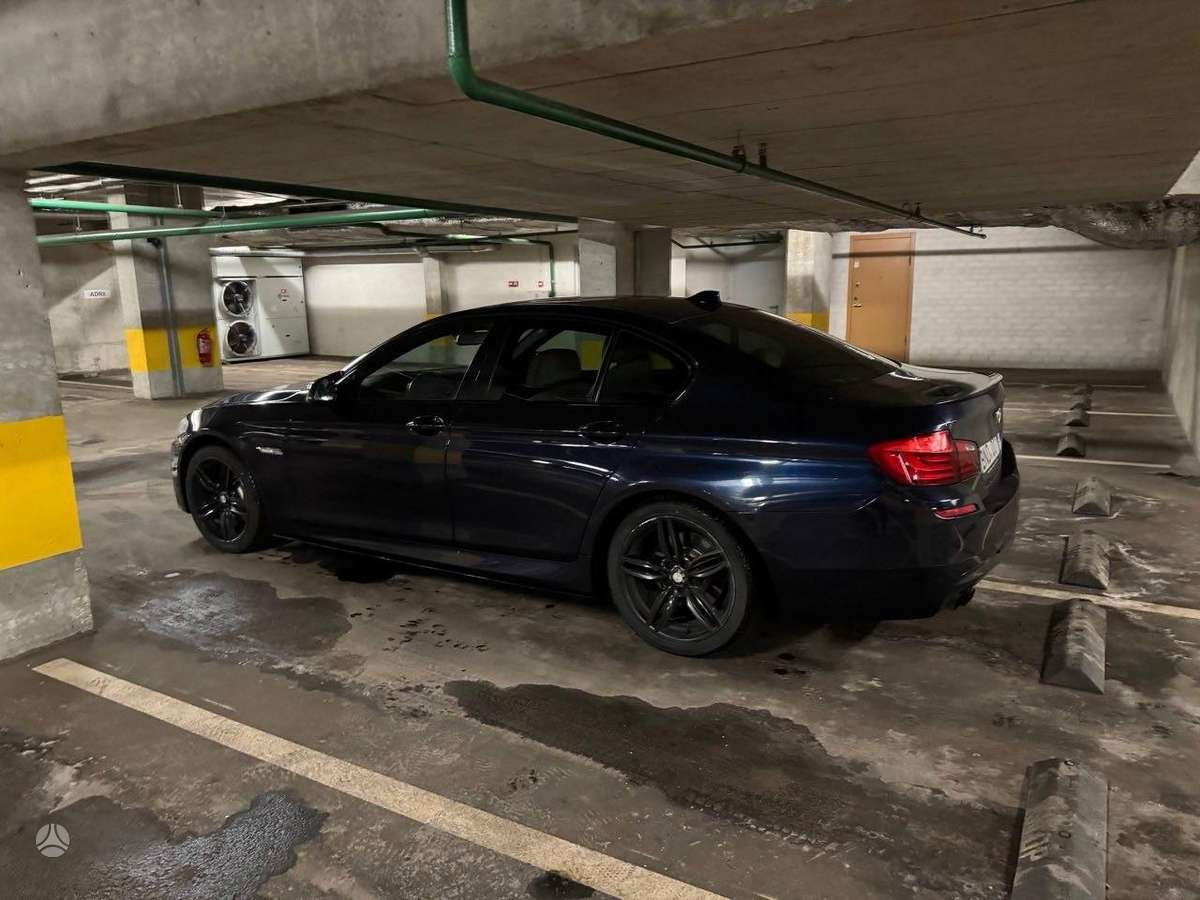 BMW 520, Седан