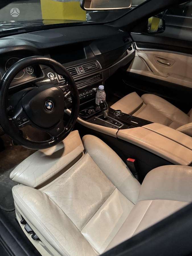BMW 520, Седан