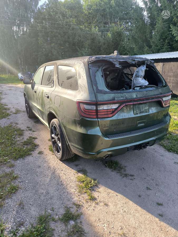 Dodge Durango 59000 myliu panelės baro nėra