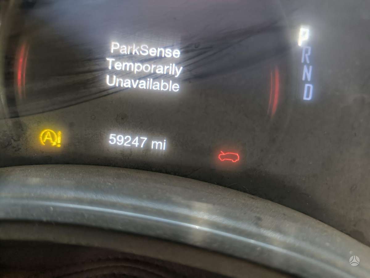 Dodge Durango 59000 myliu panelės baro nėra