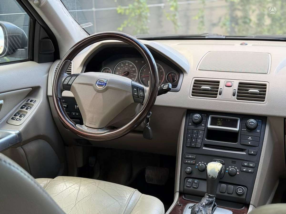 Volvo XC90 - 6