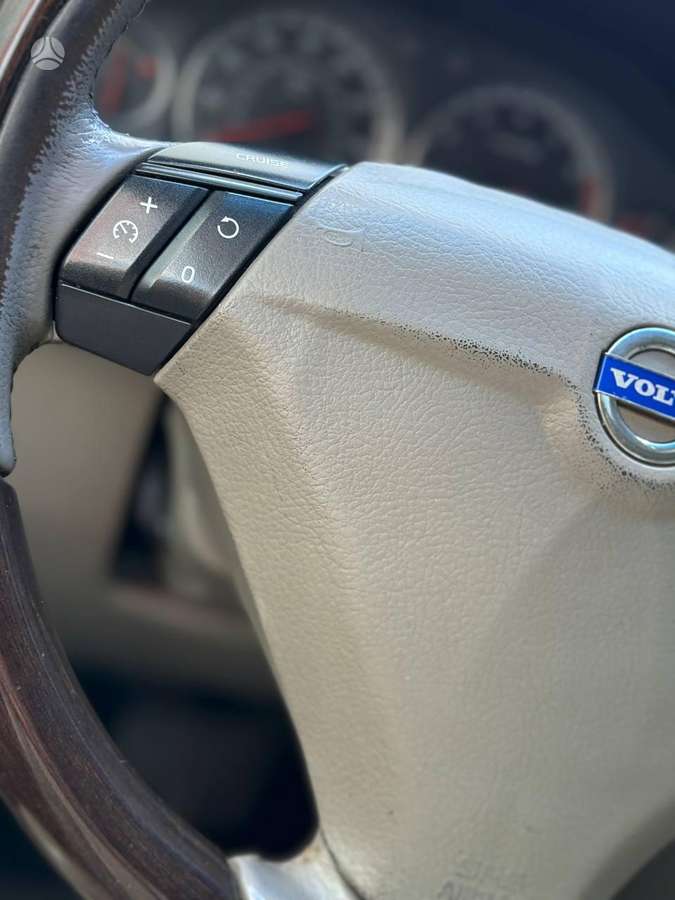 Volvo XC90 - 11
