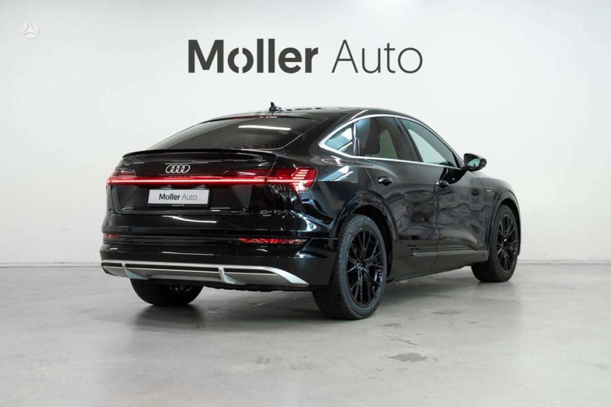 Audi e-tron, Внедорожник / Кроссовер