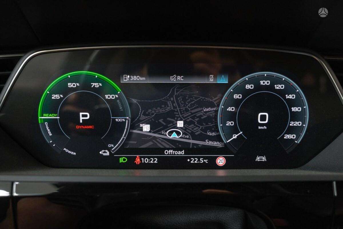 Audi e-tron, Внедорожник / Кроссовер