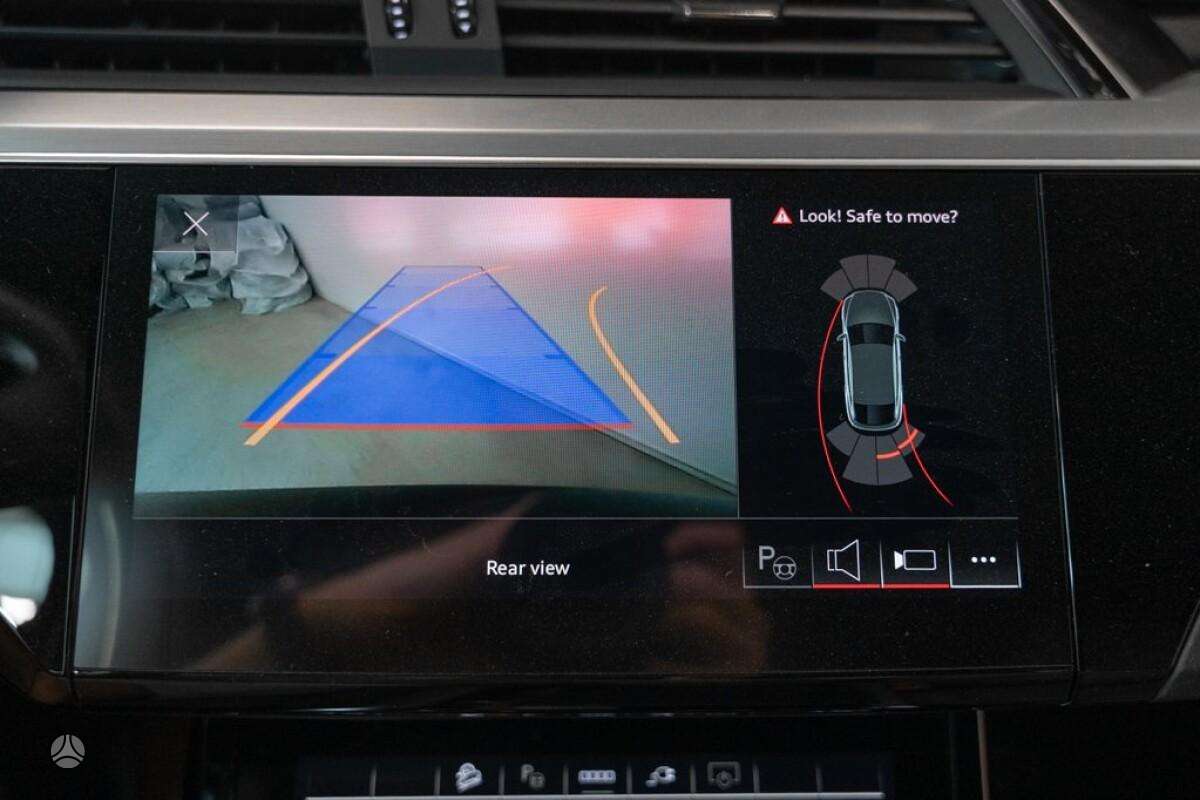 Audi e-tron, Внедорожник / Кроссовер