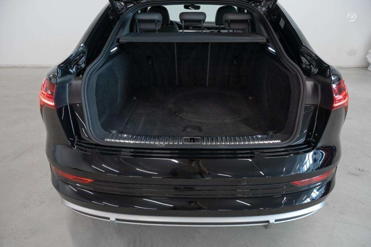Audi e-tron, Внедорожник / Кроссовер