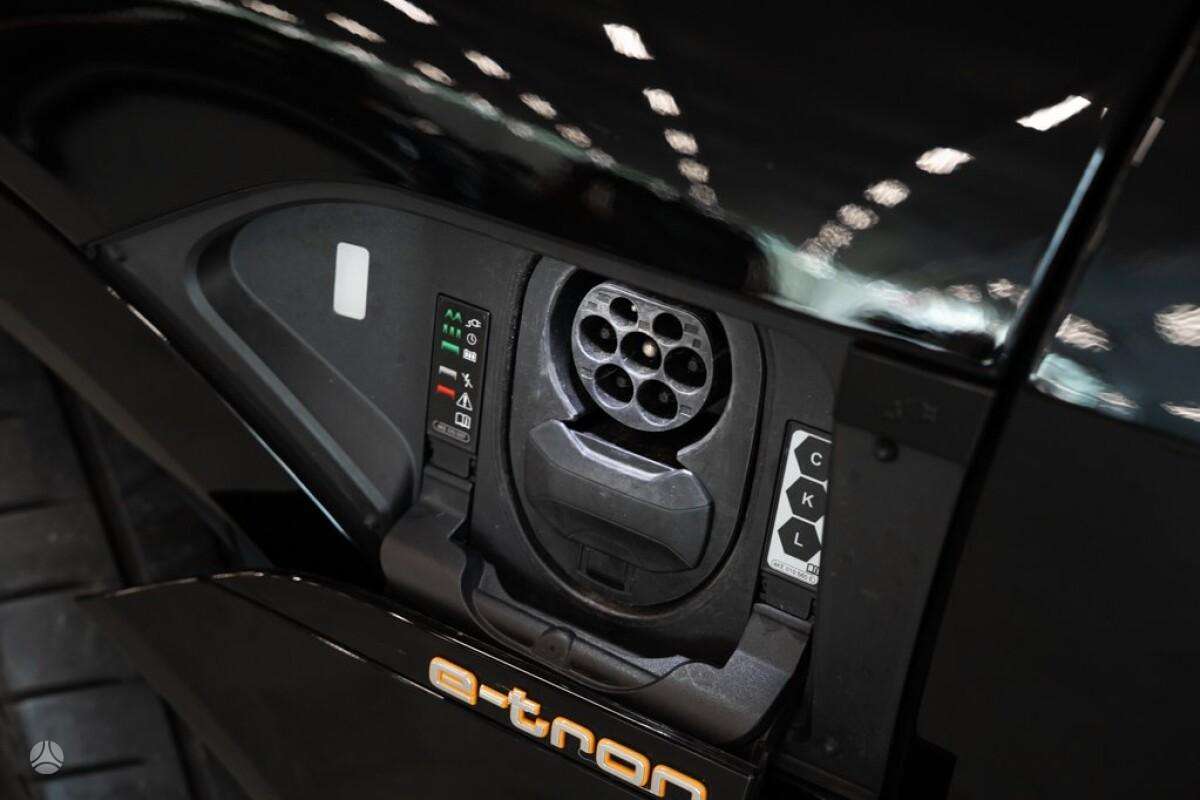Audi e-tron, visureigis / krosoveris