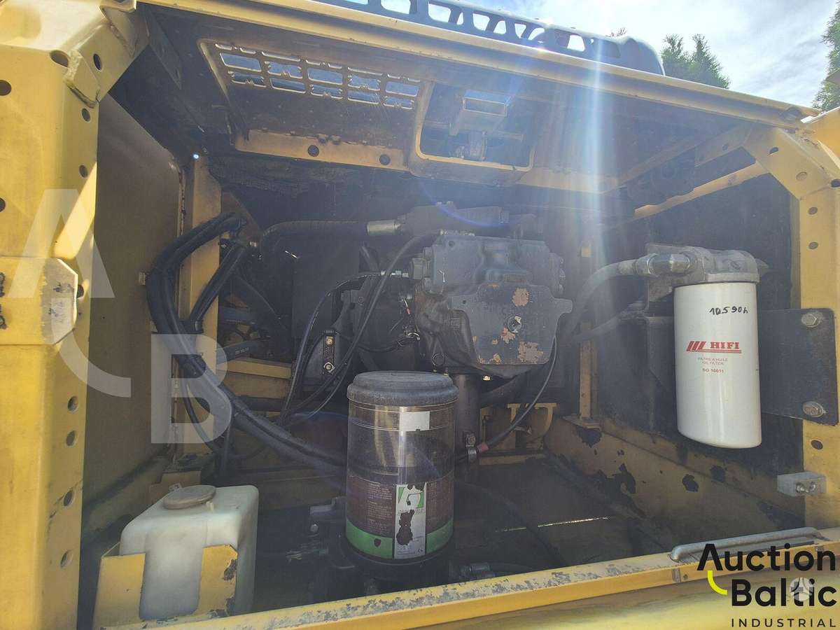 Komatsu PC340LC-7, excavator