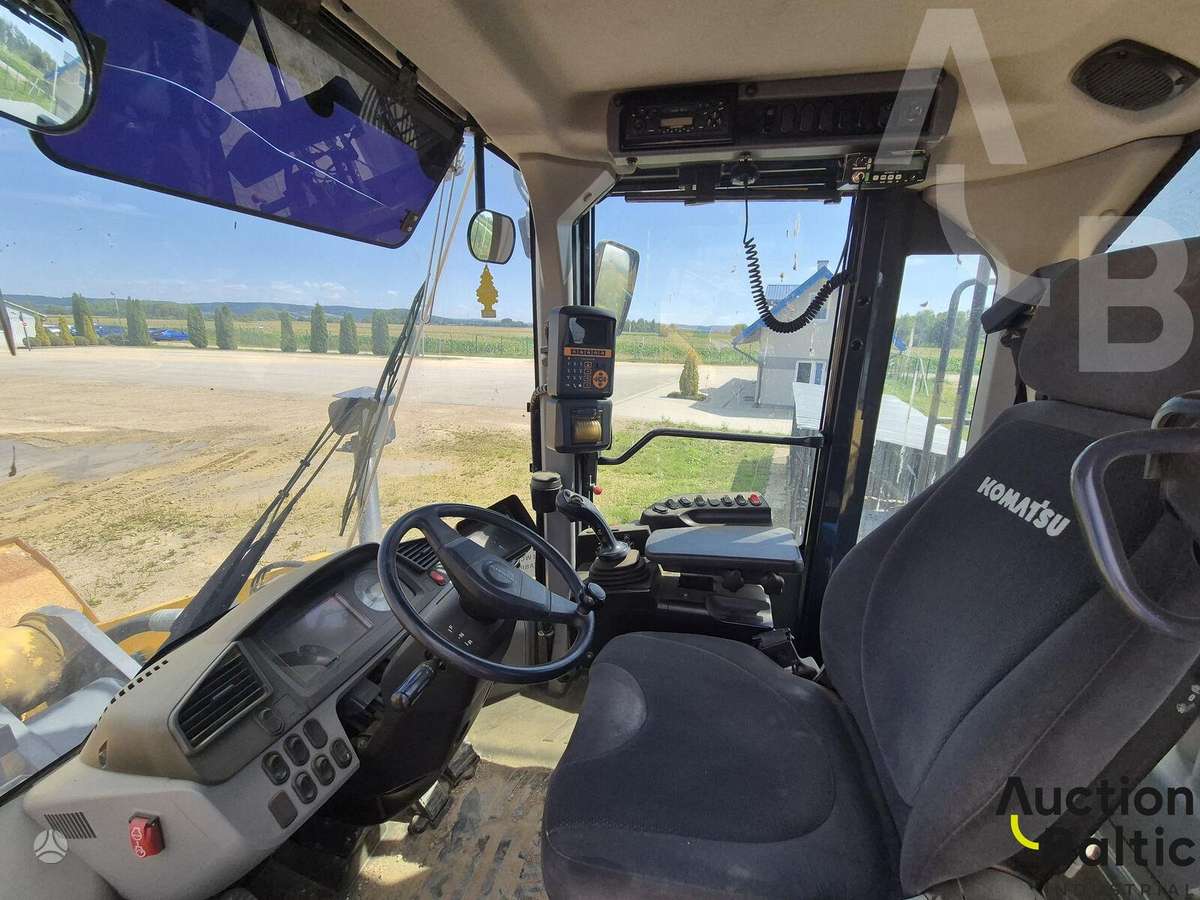 Komatsu WA470-7, frontal loader