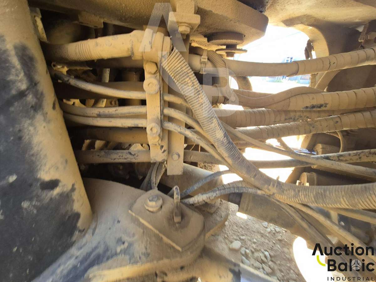 Komatsu WA470-5H, frontal loader