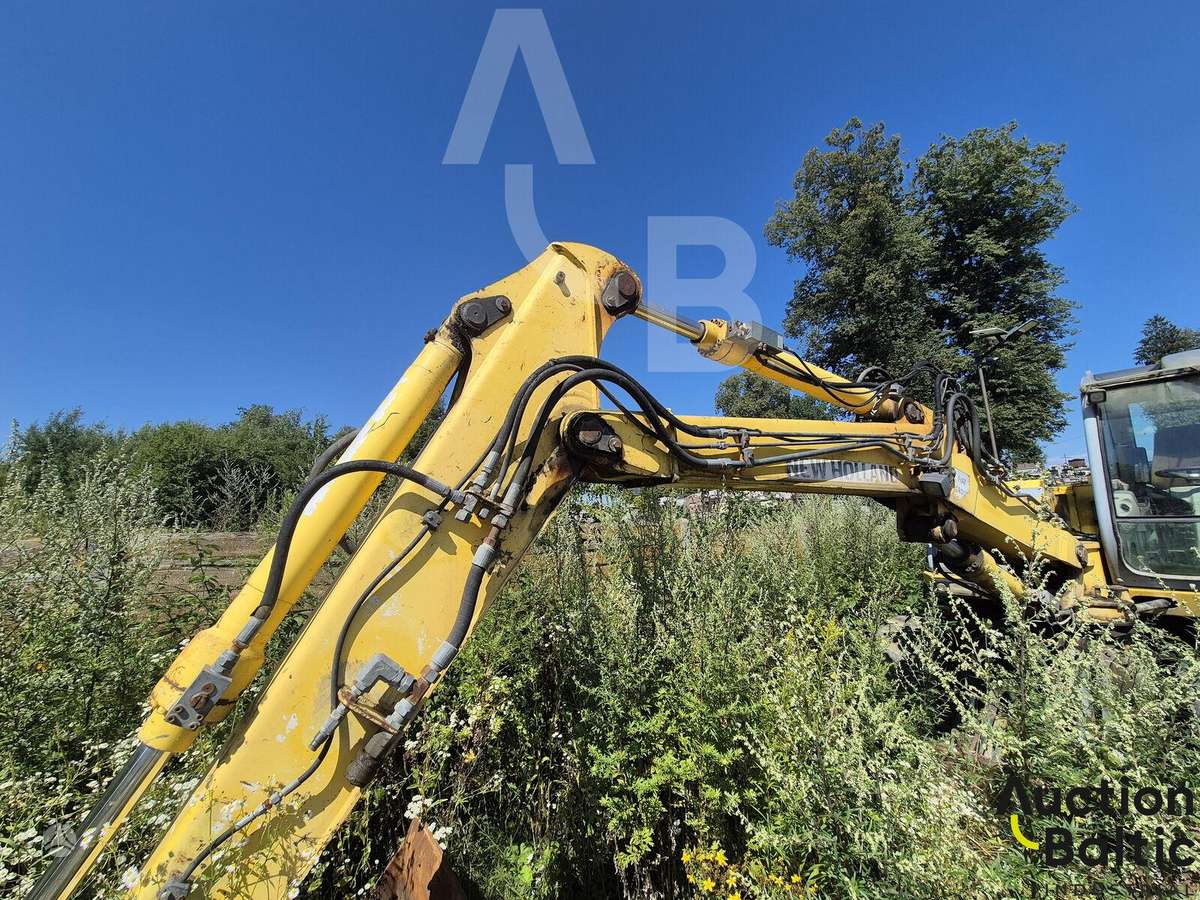 New Holland MH 3.6, экскаваторы