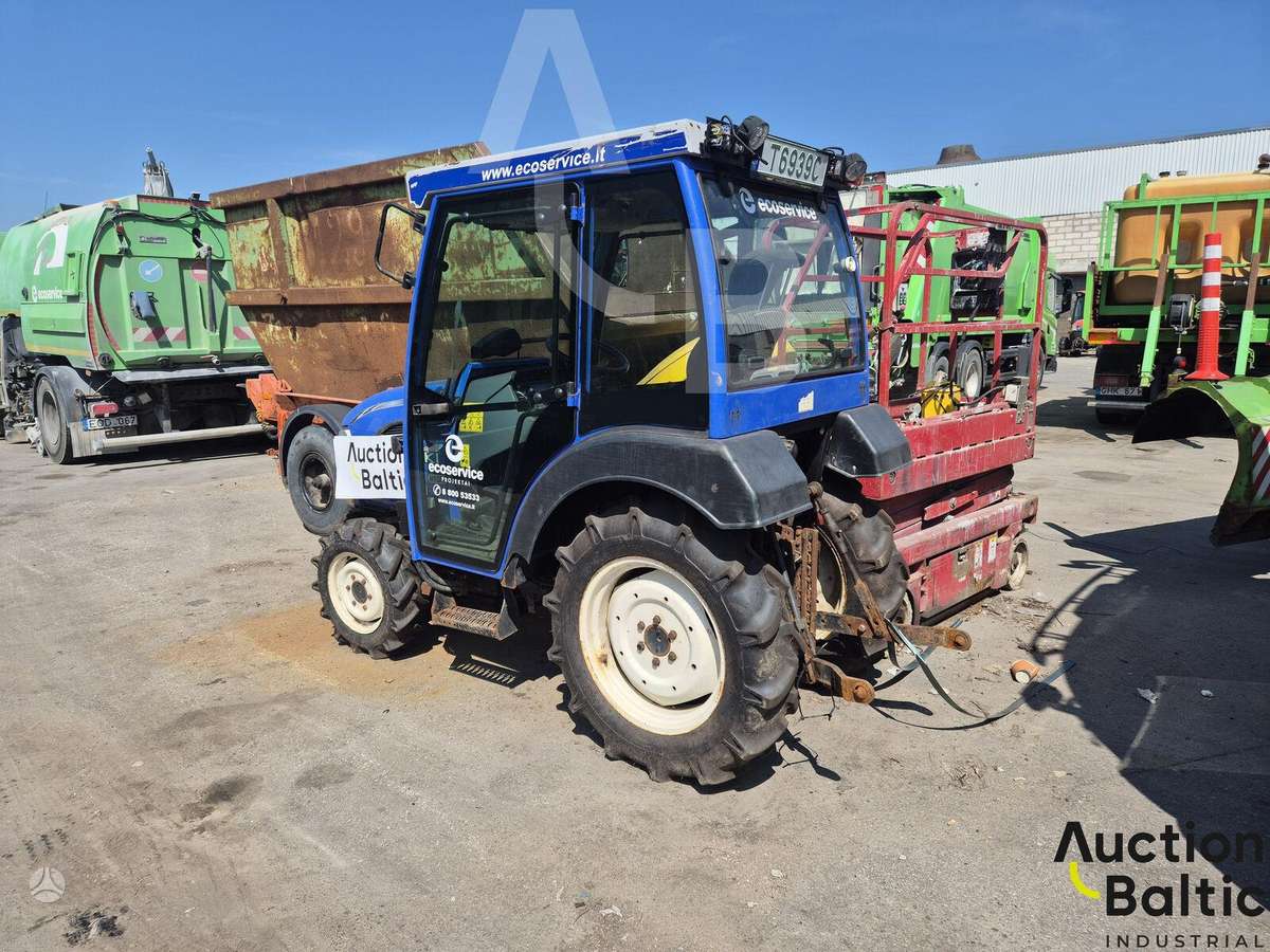 Iseki TH4295, tractors