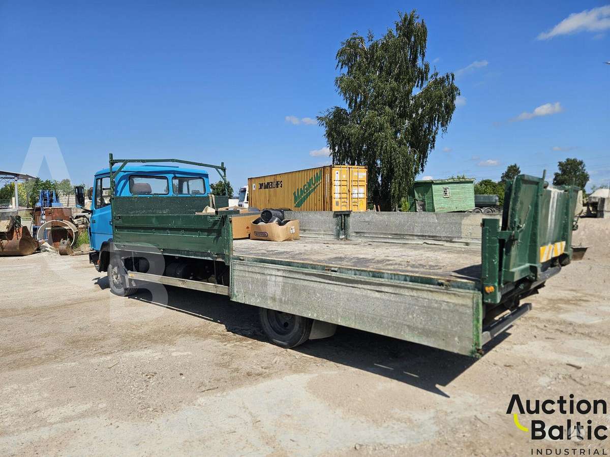 Mercedes-Benz 814, dumpers / tippers