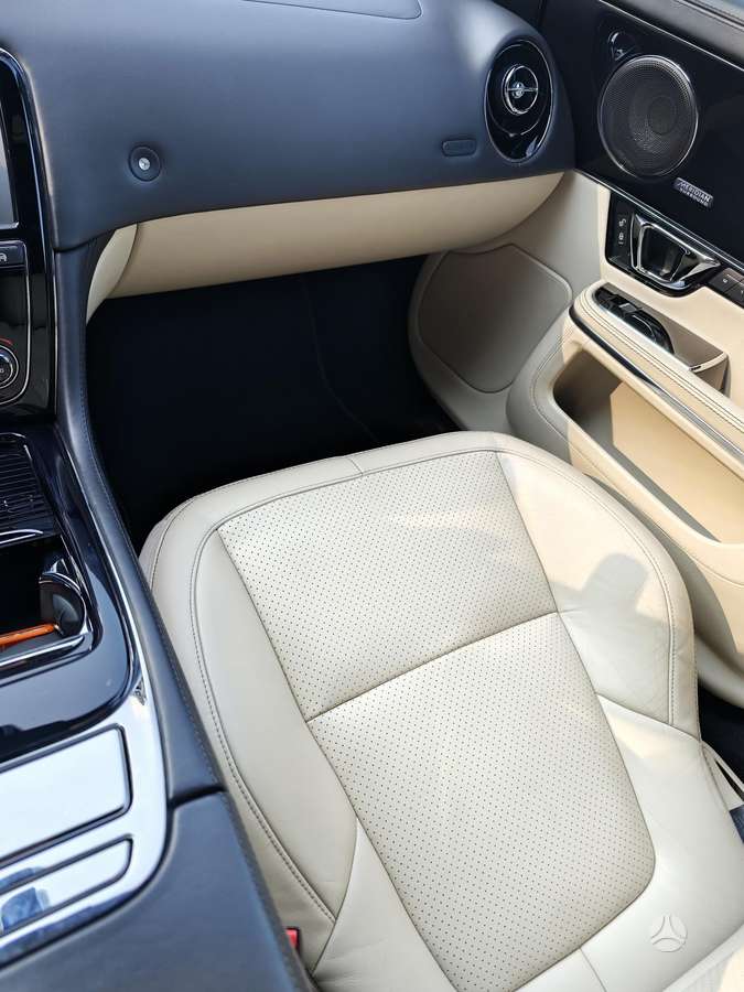 Jaguar XJ, 3.0 l., Седан