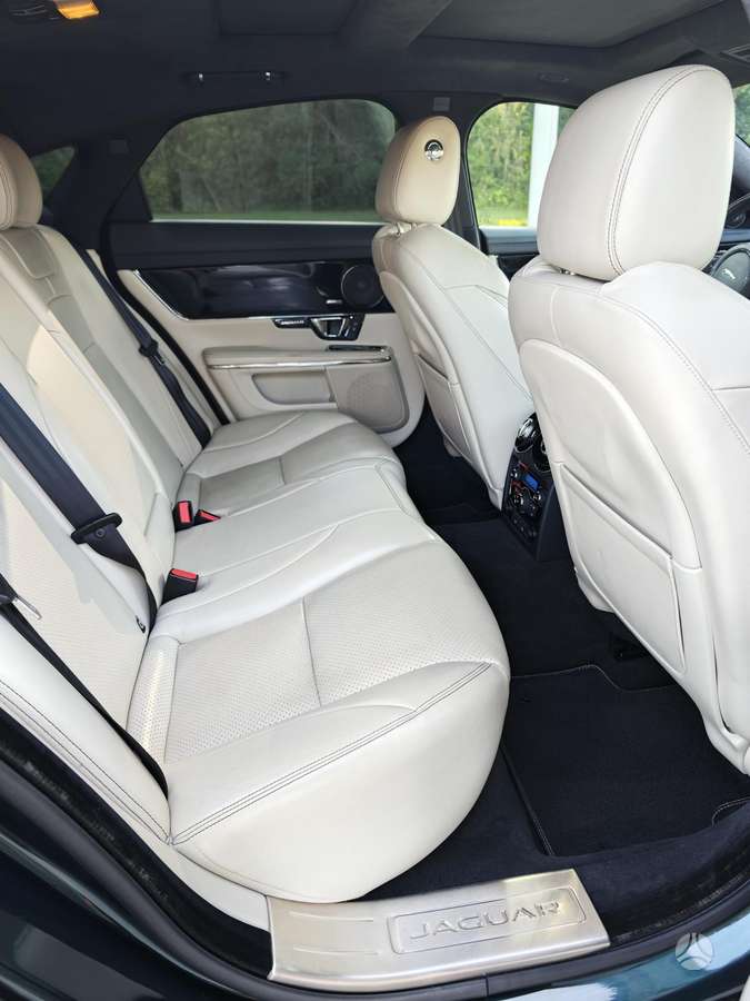 Jaguar XJ, 3.0 l., Седан
