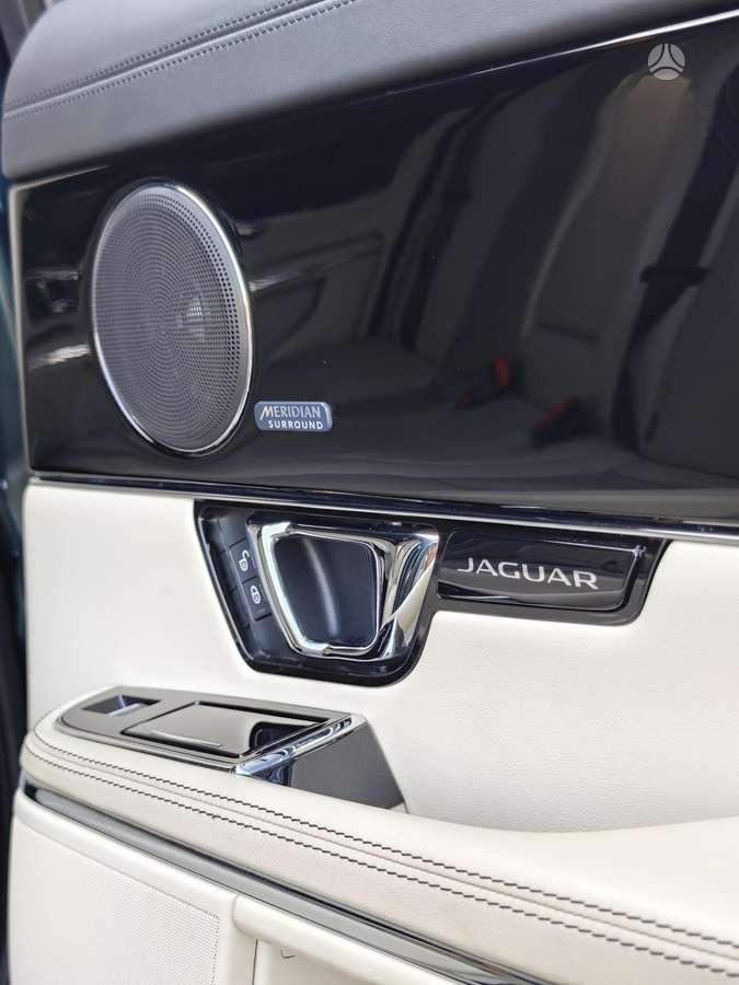 Jaguar XJ, 3.0 l., Седан