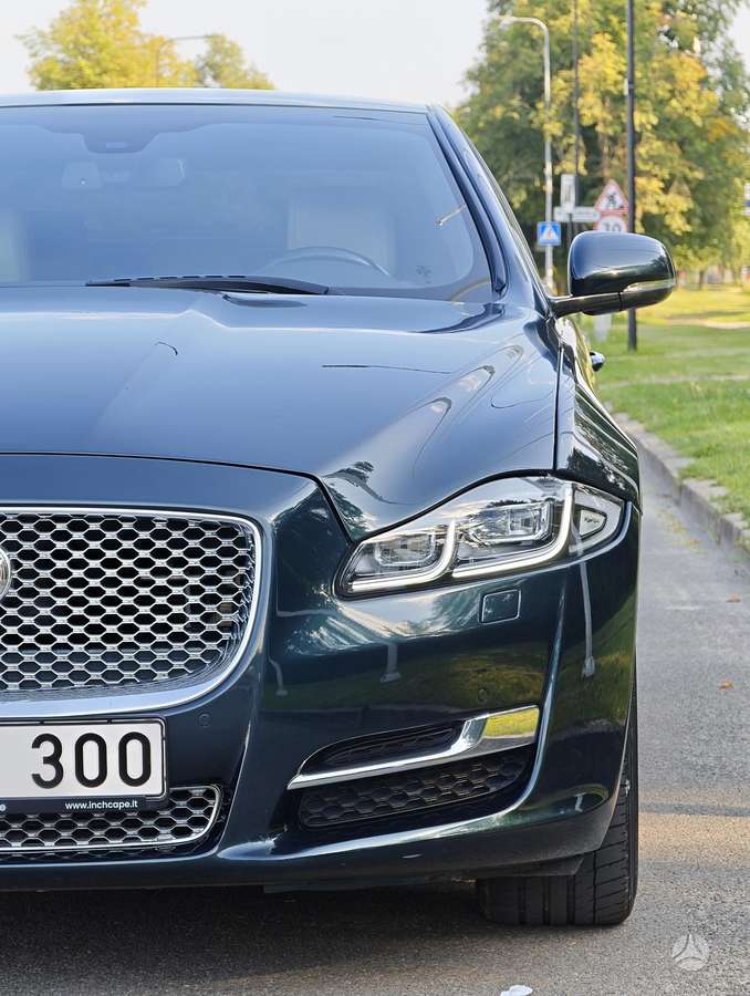 Jaguar XJ, 3.0 l., Седан