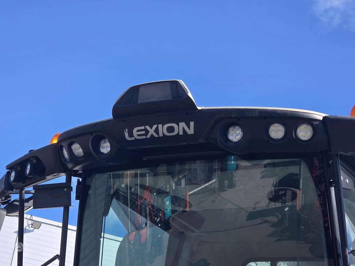 Claas Lexion 7700 TT, combine harvesters
