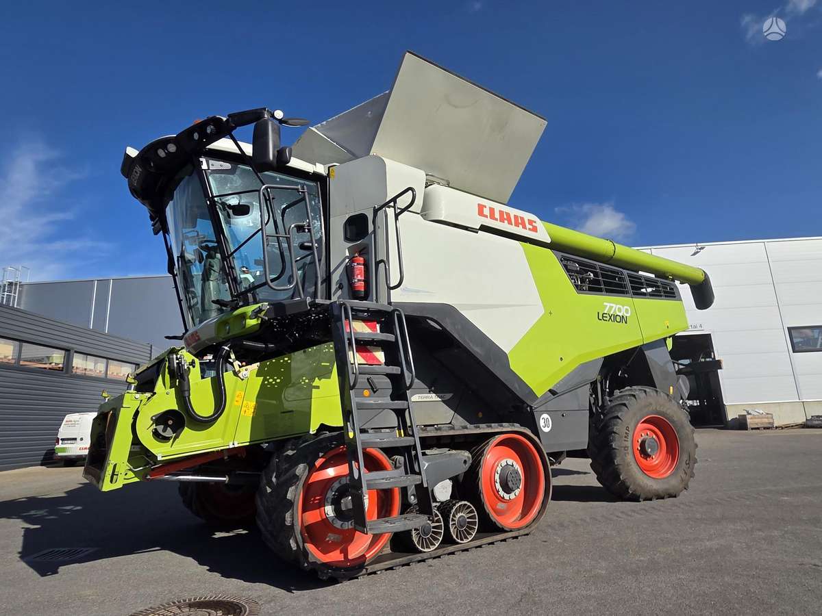 Claas Lexion 7700 TT, combine harvesters