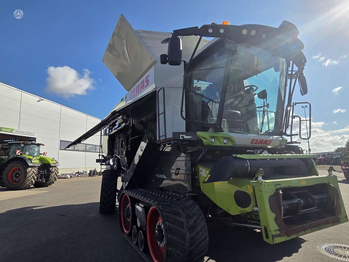 Claas Lexion 7700 TT, combine harvesters