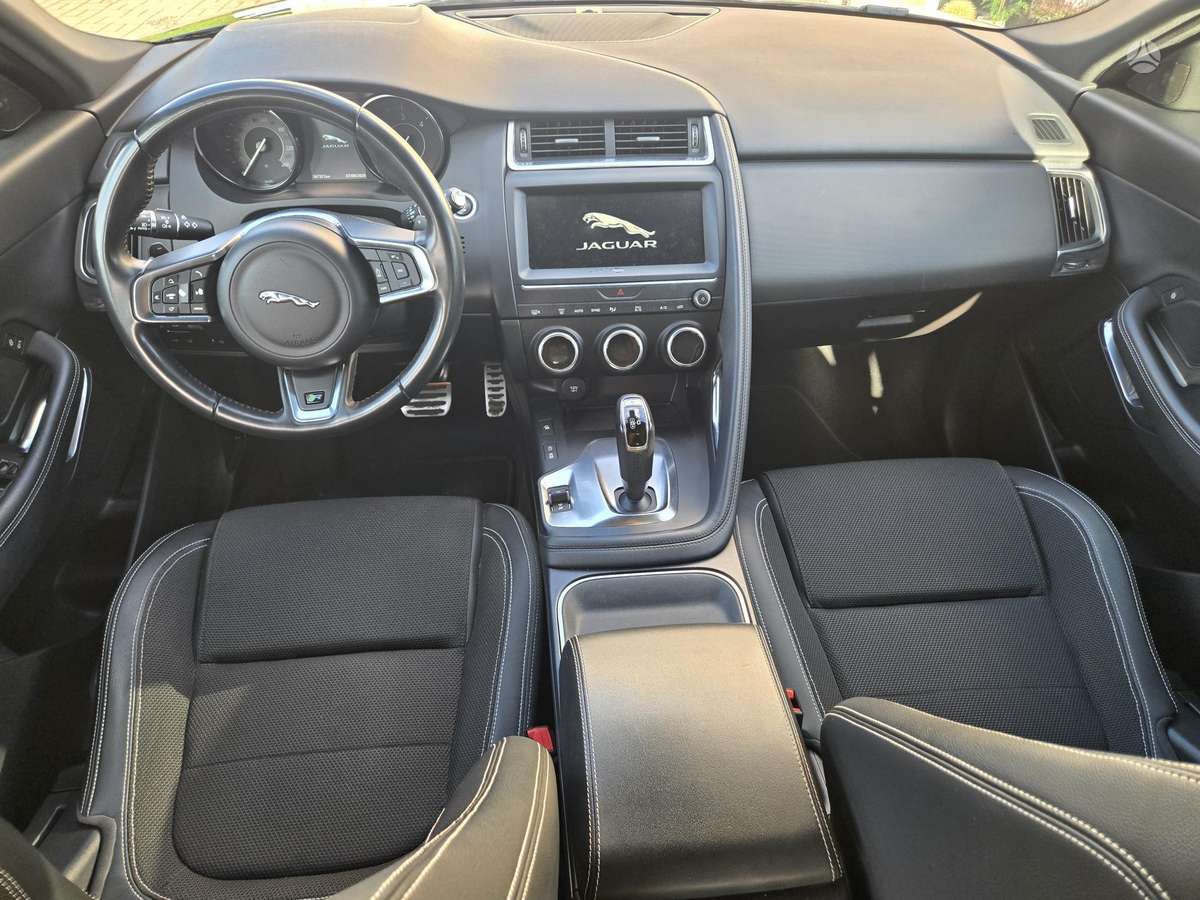 Jaguar E-Pace, 2.0 l., off-road / crossover