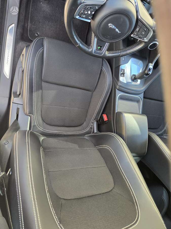 Jaguar E-Pace, 2.0 l., Внедорожник / Кроссовер