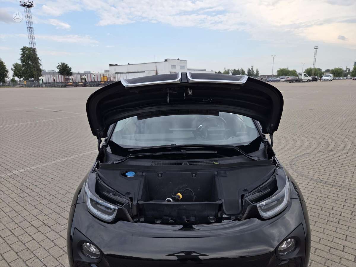 BMW i3, Хэтчбек