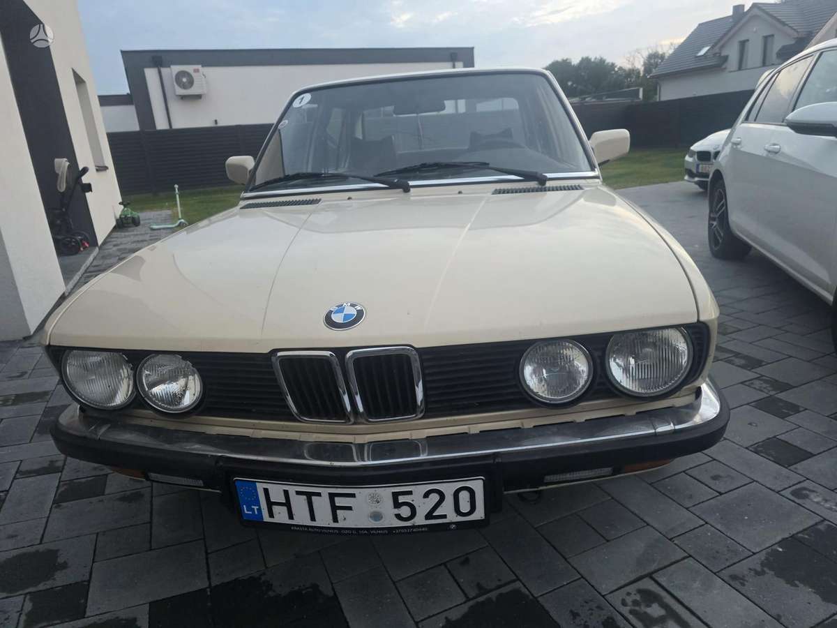BMW 520, 2.0 l., Седан