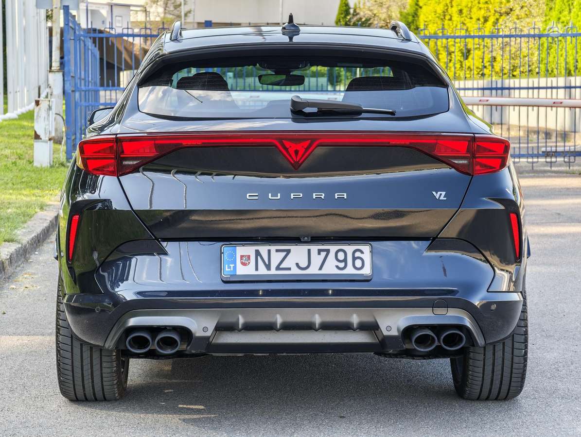 Cupra Formentor, 2.0 l., off-road / crossover