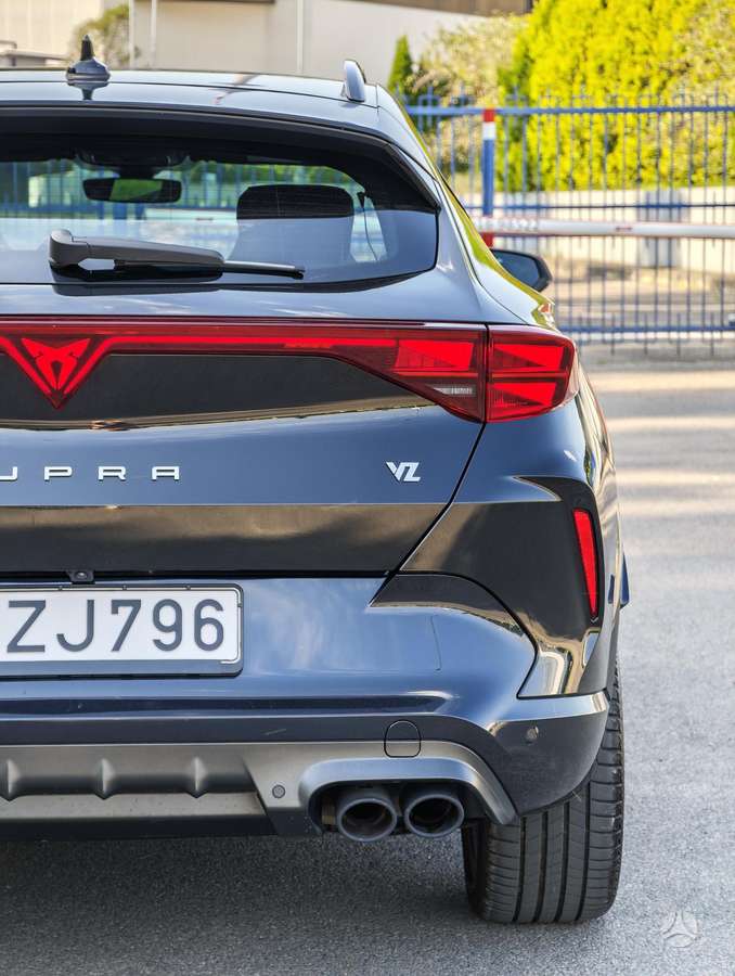 Cupra Formentor, 2.0 l., off-road / crossover