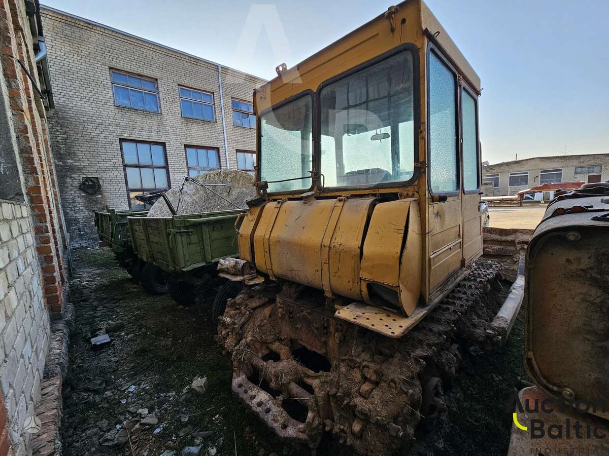 DT 75, tractors