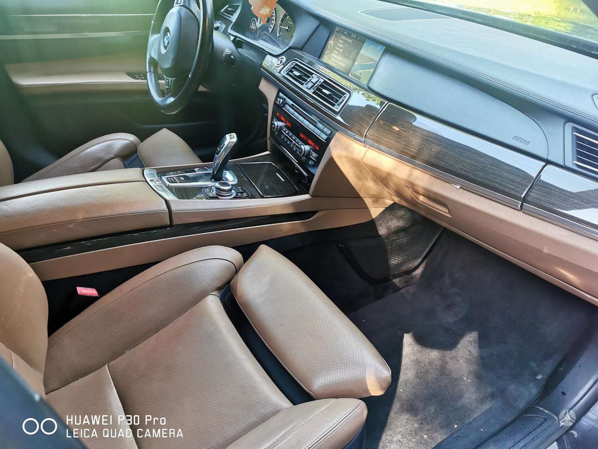 BMW 740, 3.0 l., Седан