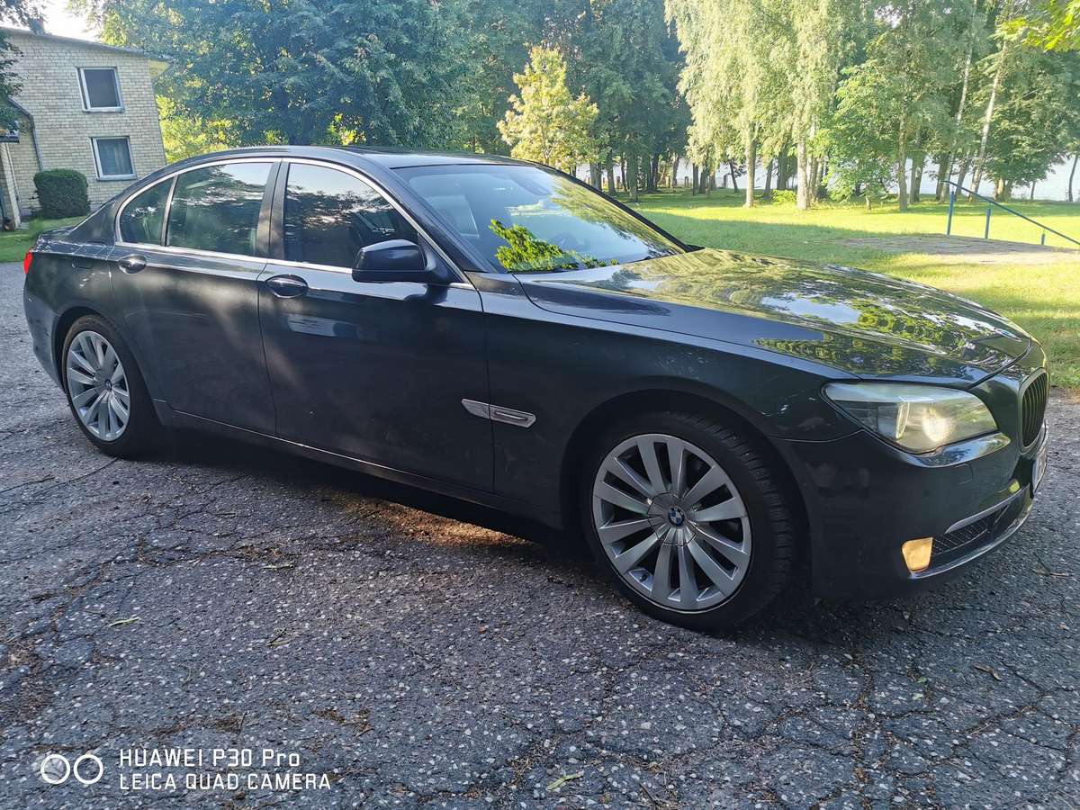 BMW 740, 3.0 l., Седан