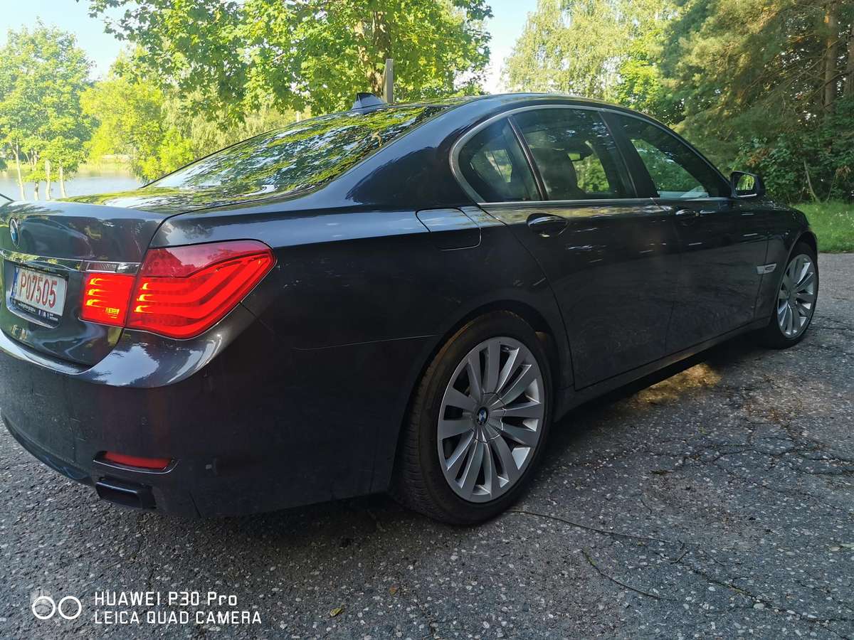 BMW 740, 3.0 l., Седан