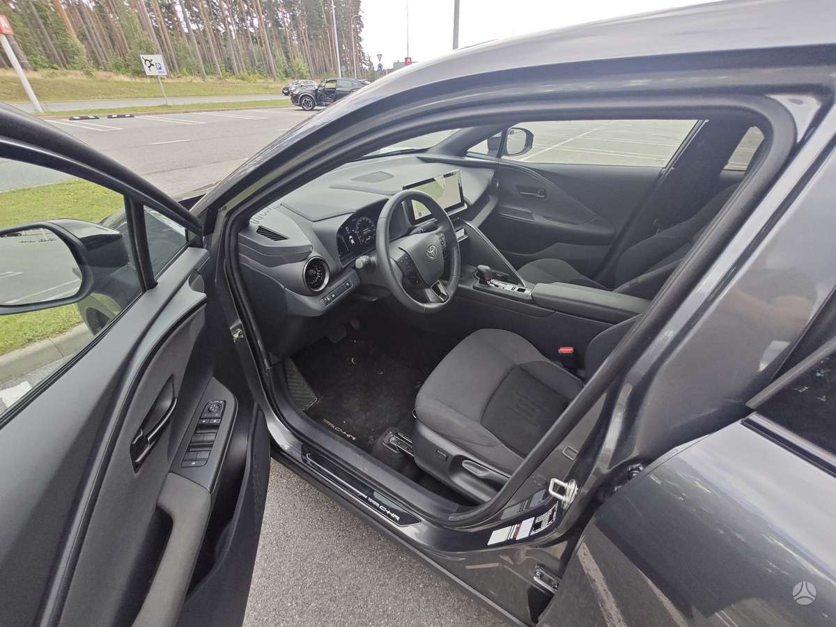 Toyota C-HR - 5